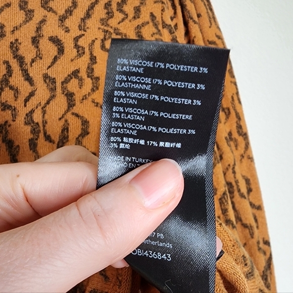 Anthropologie Puff-Sleeved Turtleneck Top XS - Picture 9 of 9